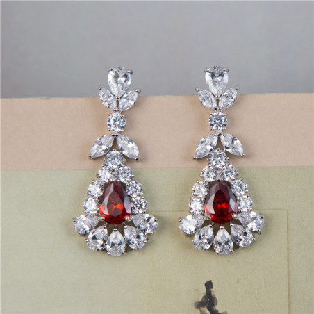 Collier et boucles d'oreilles en zircon et diamants en vente sur rosadestock