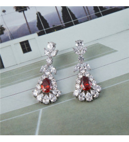 Collier et boucles d'oreilles en zircon et diamants en vente sur rosadestock