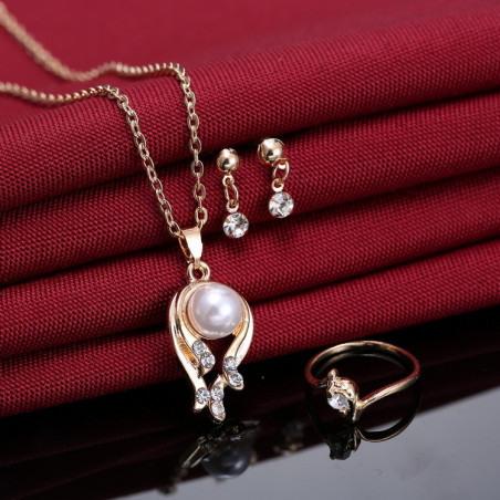 Collier, boucles d'oreilles et bague diamant et perle en vente sur rosadestock