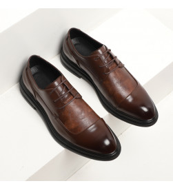 Chaussures en cuir anglais à bout pointu en vente sur rosadestock