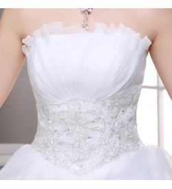 Robe de mariée à fleurs blanches sans bretelles en vente sur rosadestock