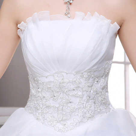 Robe de mariée à fleurs blanches sans bretelles en vente sur rosadestock