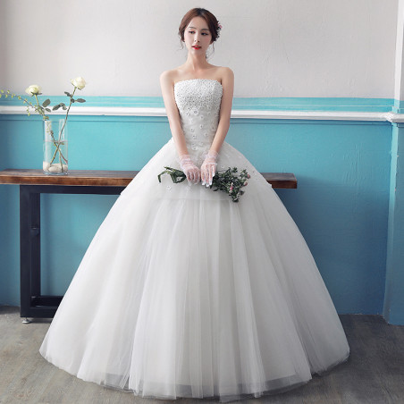 Robe de mariée princesse incrustées de diamants en vente sur rosadestock