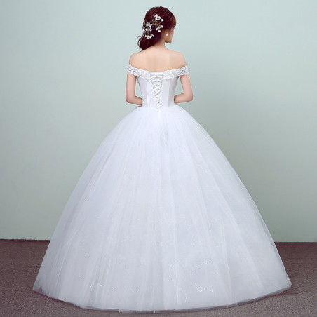 Robe de mariée blanche simple et fine en vente sur rosadestock