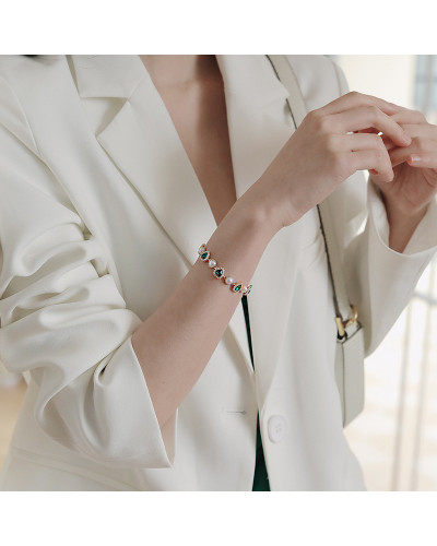Bracelet de perles de coeur de pêche de style rétro émeraude pour femme